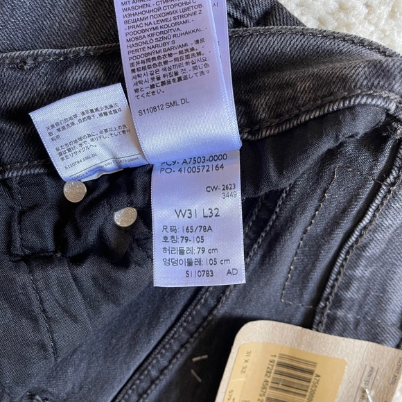 NWT Levi's Ribcage Bells High Rise Grey Wash Women's Jeans Size 31/32 - Picture 12 of 13